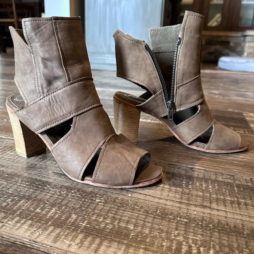 Free People Brown Sandals with Chunky Heel
